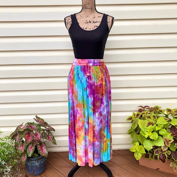 Dresses & Skirts - Colorful Boho Style Tie Dye Maxi Skirt Free Size